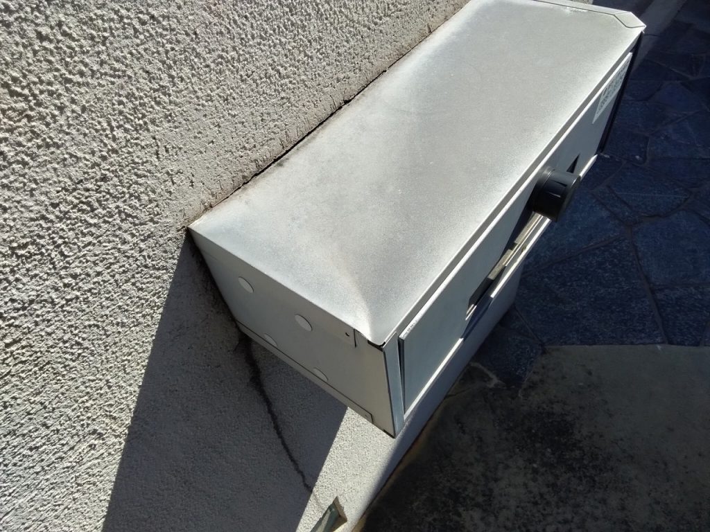 加古川市　ポスト　台風　へこみ